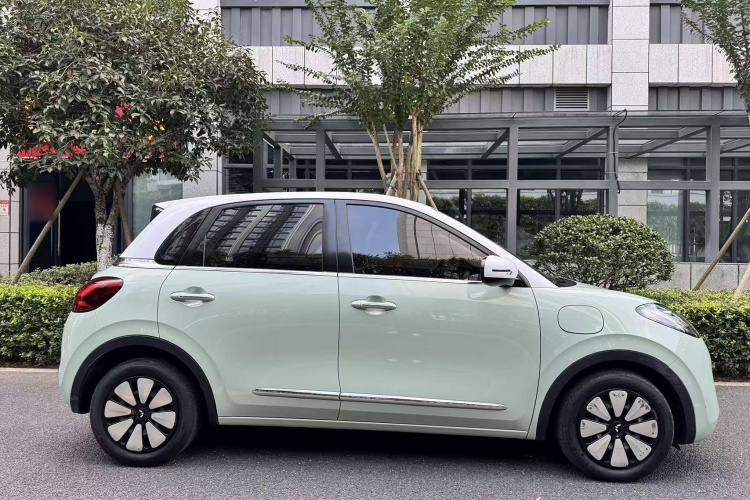 五菱汽车 五菱缤果 2023款 410km 灵犀尊享款车身外观6006