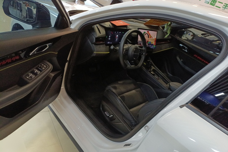 领克03 2023款 1.5T EM-F PM中控内饰20