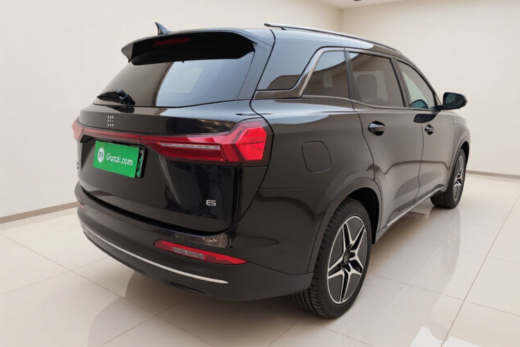 蓝电E5 2023款 1.5L DE-i 100KM臻享型 7座车身外观7