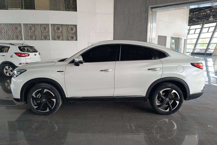 长安CS85 COUPE 2019款 2.0T 自动动版 国VI车身外观6005