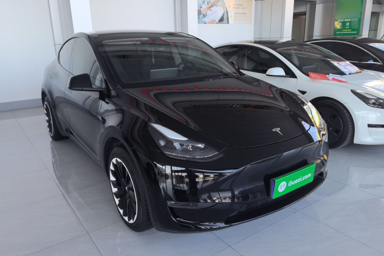 特斯拉 Model Y 2023款 长续航全轮驱动版车身外观3