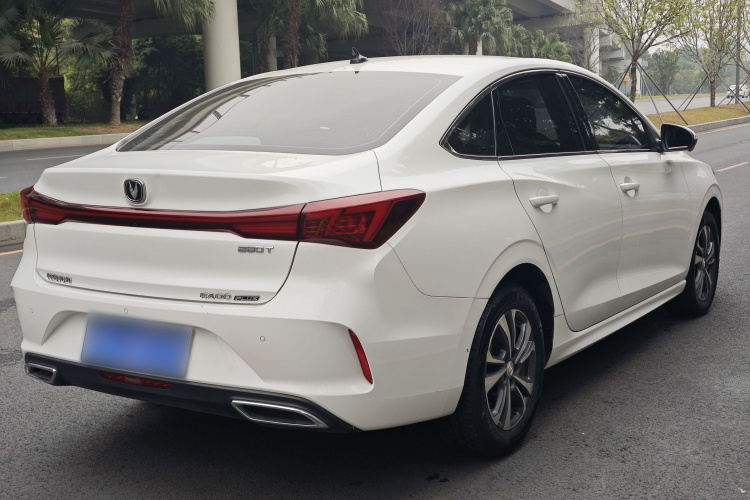 长安 逸动 2023款 畅享版 PLUS 蓝鲸NE 1.4T GDI DCT尊贵版车身外观6004