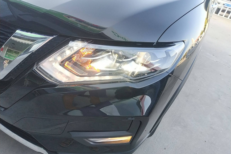 日产 奇骏 2020款 2.0L XL Premium CVT 2WD智联尊享版车身外观36