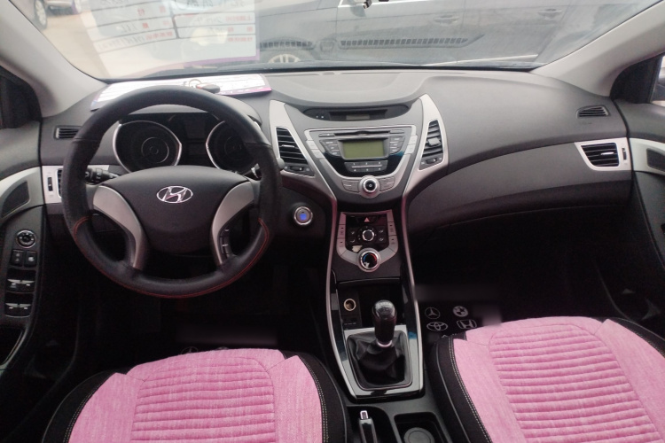 现代 朗动 2012款 1.6L 手动领先型中控内饰12