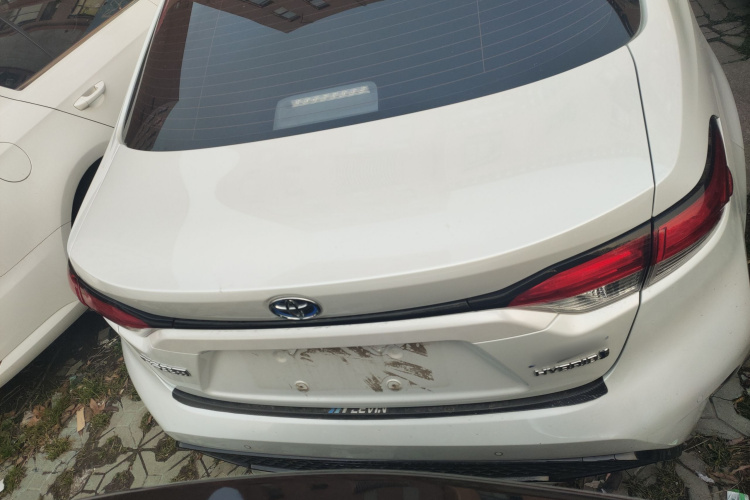 丰田 雷凌 2021款 双擎 1.8H E-CVT运动版车身外观6