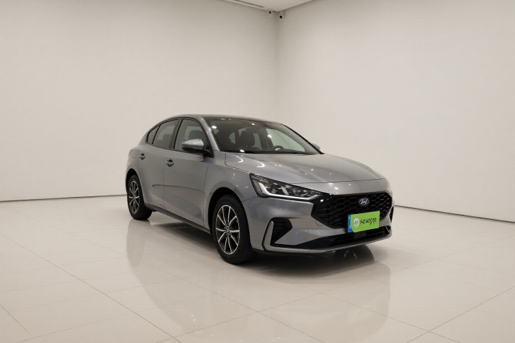 福特 福克斯 2022款 两厢 EcoBoost 180 自动竞速版车身外观3