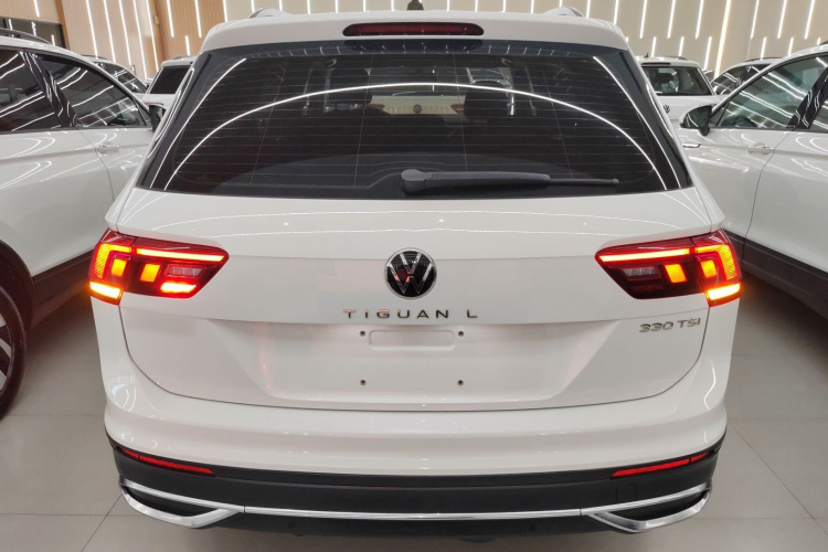 大众 途观L 2022款 330TSI 自动两驱舒享版车身外观6