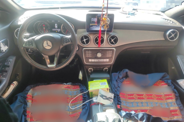 奔驰CLA 2018款 CLA 200 动感型中控内饰7002