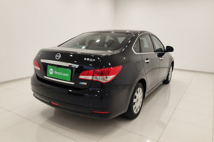 日产 轩逸 2018款 经典 1.6XE CVT舒适版车身外观7