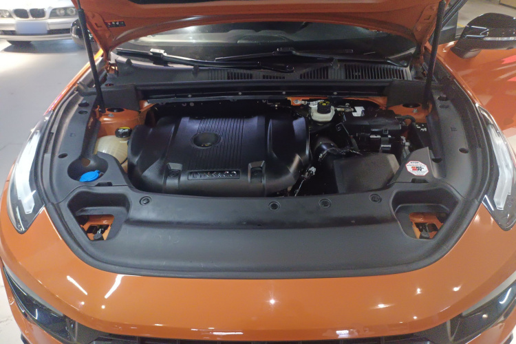 领克02 Hatchback 2022款 2.0TD Pro机舱底盘24