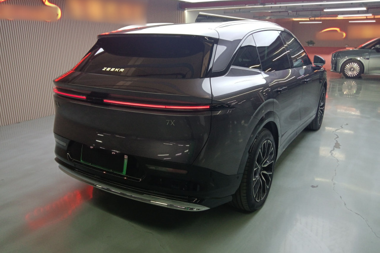 极氪7X 2025款 75kWh 后驱智驾版车身外观6005