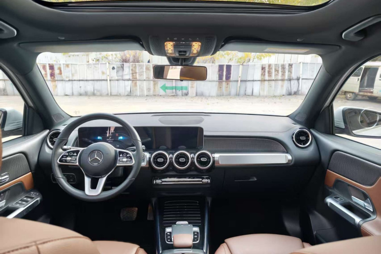 奔驰GLB 2020款 GLB 200 动感型局部细节13