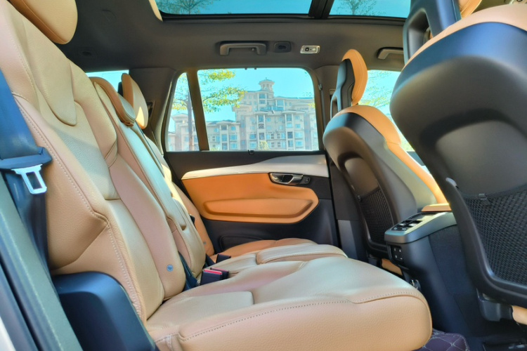 沃尔沃XC90 2018款 T6 智逸版 7座中控内饰7004