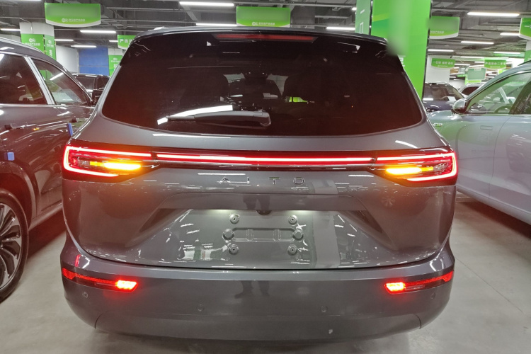 鸿蒙智行 问界M7 2024款 1.5T 后驱Plus版 6座车身外观6