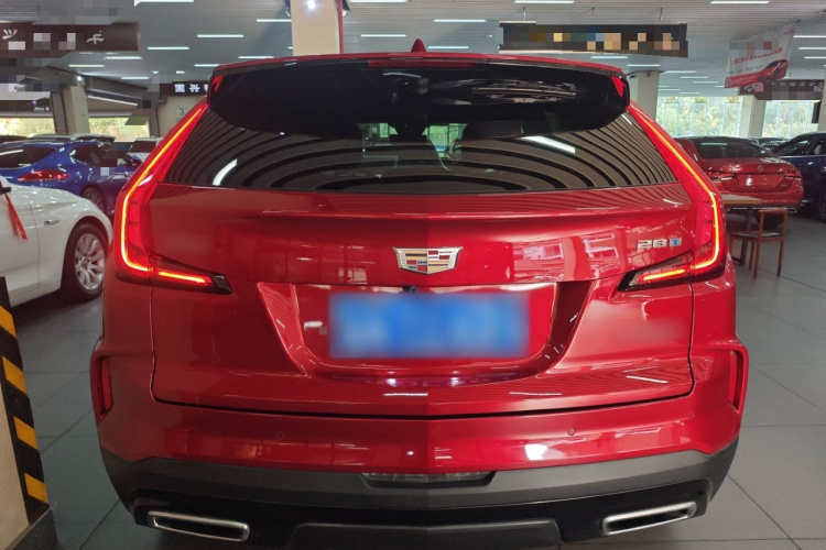 凯迪拉克XT4 2024款 28T 两驱尊贵型车身外观6