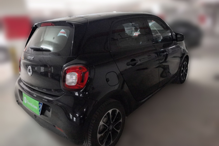 smart forfour 2018款 1.0L 52千瓦激情版车身外观7