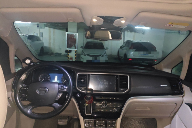 广汽传祺 传祺M8 2018款 320T 旗舰版中控内饰12