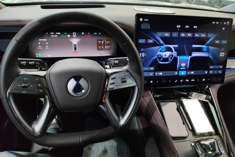 腾势Z9GT 2024款 1100四驱Ultra版中控内饰12