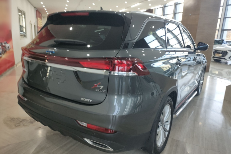 长安欧尚X7 PLUS 2022款 1.5T 蓝鲸版自动尊贵型 7座车身外观7