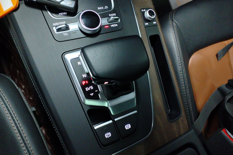 奥迪Q5L 2020款 45 TFSI 尊享风雅型局部细节18