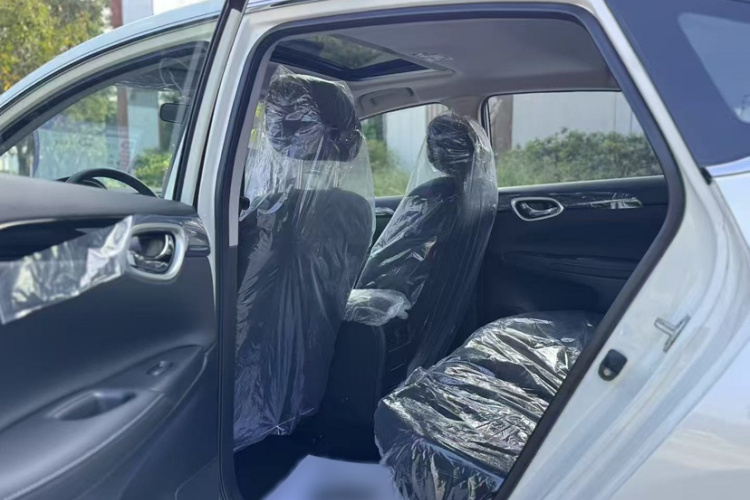 日产 轩逸 2024款 经典 1.6XE CVT舒适版中控内饰7004