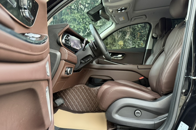 星途揽月 2023款 400T 四驱星尊版 6座中控内饰7004