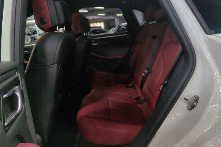 保时捷 2023款 Macan 2.0T中控内饰7004