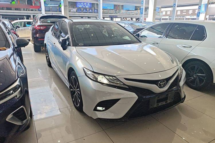 丰田 凯美瑞 2018款 2.0S 锋尚版车身外观6002