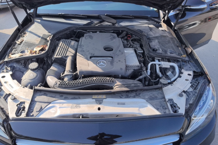 奔驰C级 2017款 改款 C 180 L 动感型运动版机舱底盘24