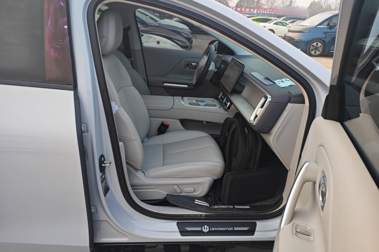 零跑汽车 零跑B01 2025款 650激光雷达版局部细节41