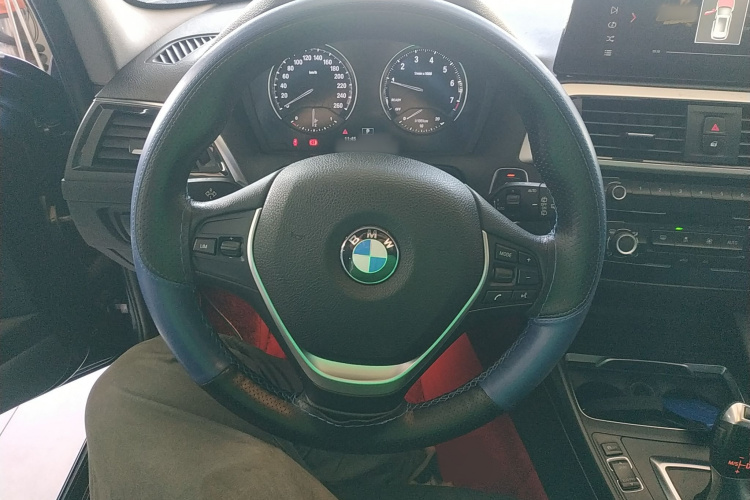 宝马1系(进口) 2018款 118i 领先型局部细节13