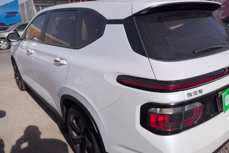 宝骏RM-5 2019款 1.5T 手动24小时在线精英型 6座车身外观4