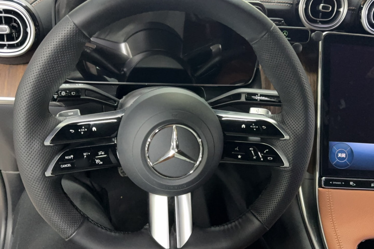 奔驰GLC 2024款 GLC 300 L 4MATIC 动感型 5座局部细节13