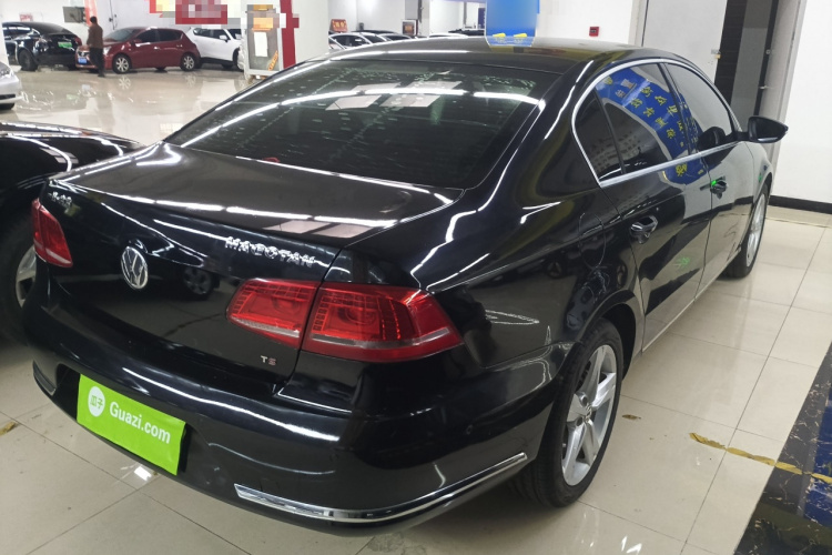 大众 迈腾 2015款 1.8TSI 尊贵型车身外观7