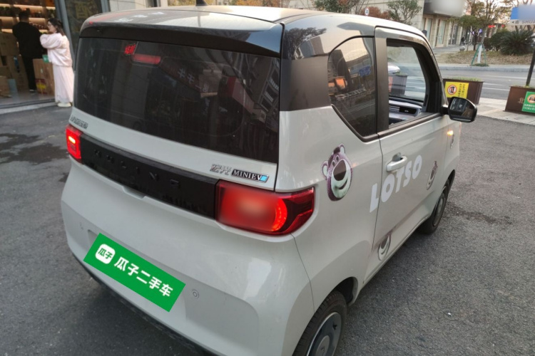 五菱汽车 宏光MINIEV 2022款 马卡龙臻享款 磷酸铁锂车身外观7