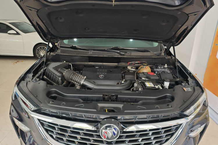 别克 昂科旗 2022款 652T 两驱尊贵型 7座机舱底盘24