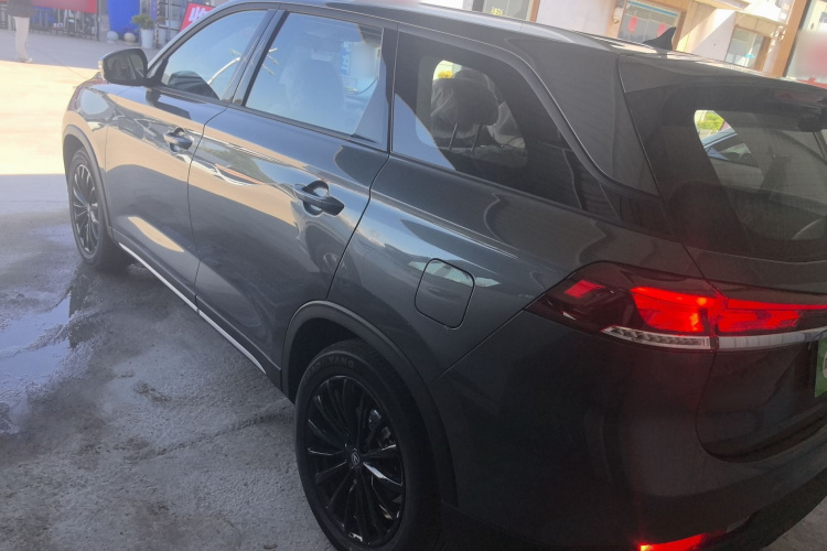 长安CS75 2026款 PRO 1.5T DCT 尊享型 7座车身外观4