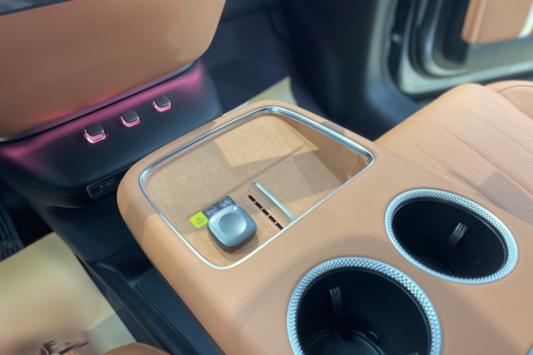 长安启源E07 2025款 增程 四驱 39kWh Ultra高性能版中控内饰7008