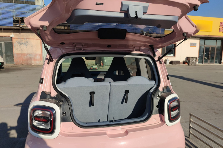 奔腾小马 2025款 222km 闪电马机舱底盘23