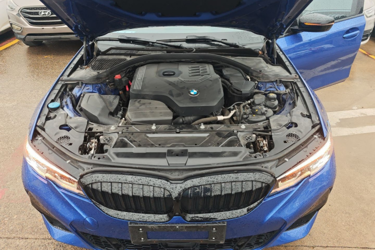 宝马3系 2021款 330i M运动曜夜套装机舱底盘24