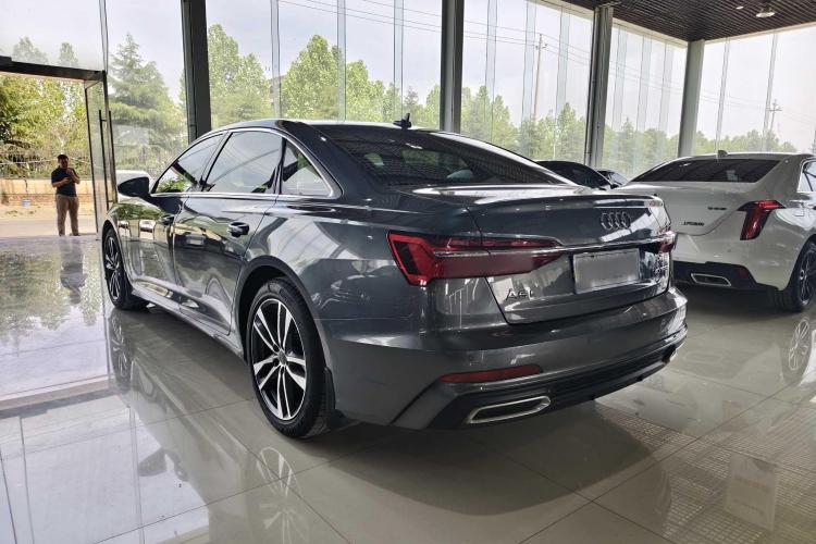奥迪A6L 2019款 40 TFSI 豪华动感型车身外观6003
