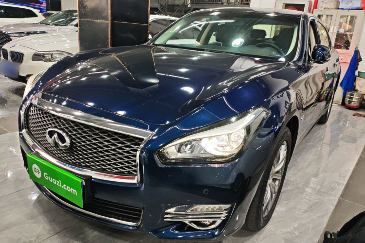 英菲尼迪Q70 2017款 Q70L 2.5L 精英版车身外观1