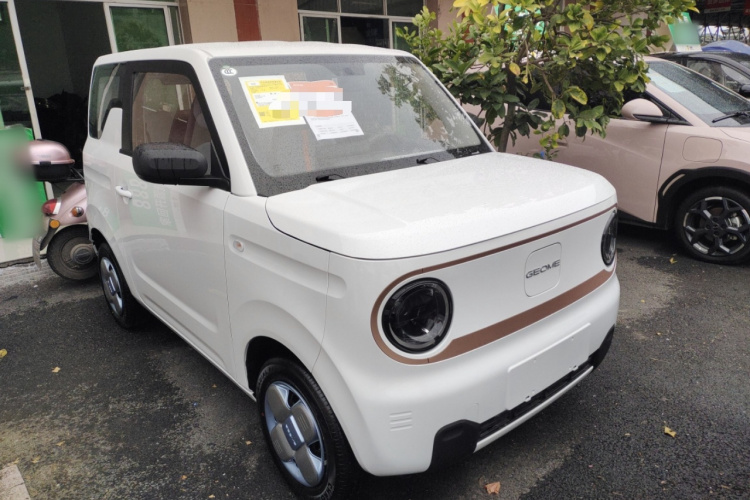 吉利银河 2024款 熊猫mini 200km 耐力熊车身外观3