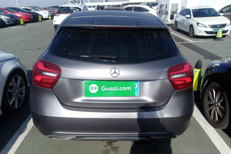 奔驰A级(进口) 2017款 改款 A 200 时尚型车身外观6004