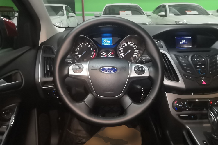 福特 福克斯 2012款 两厢 1.6L 自动风尚型局部细节13