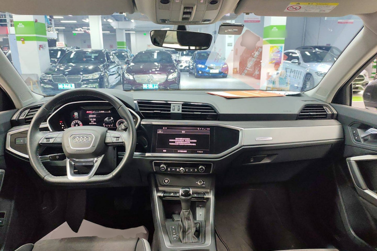 奥迪Q3 2023款 35 TFSI 时尚动感型（1.5T）中控内饰7002