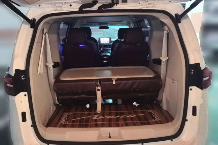 别克GL8 2021款 陆上公务舱 652T 舒适型中控内饰23