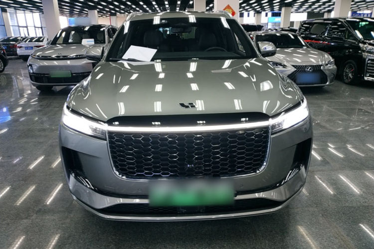 理想汽车 理想ONE 2021款 增程6座版车身外观2