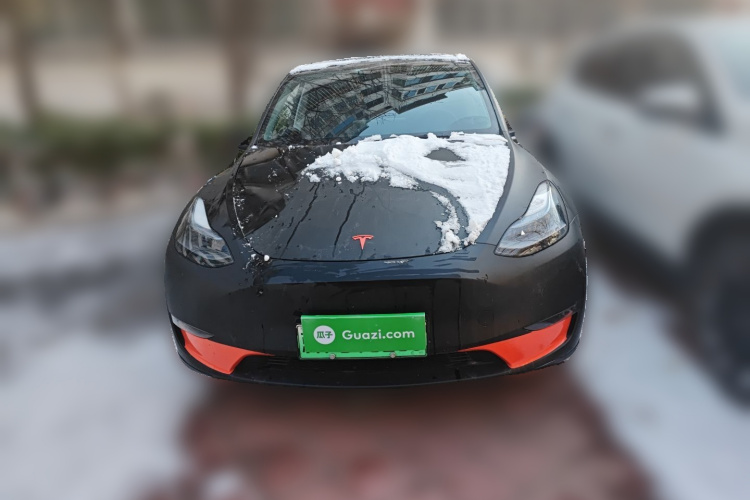 特斯拉 Model Y 2022款 改款 长续航全轮驱动版车身外观2