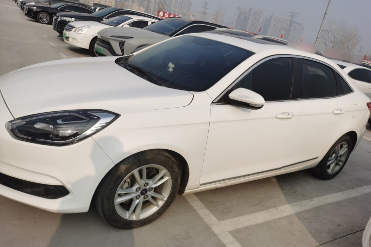 福特 福睿斯 2019款 改款 1.5L 自动悦享型 国VI车身外观4